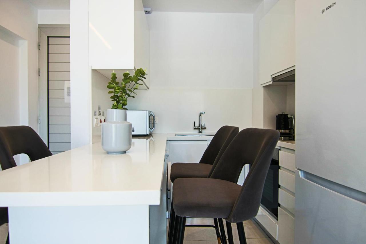 Phaedrus Living - Seaside Executive Flat Harbour 207 Appartement Paphos Buitenkant foto