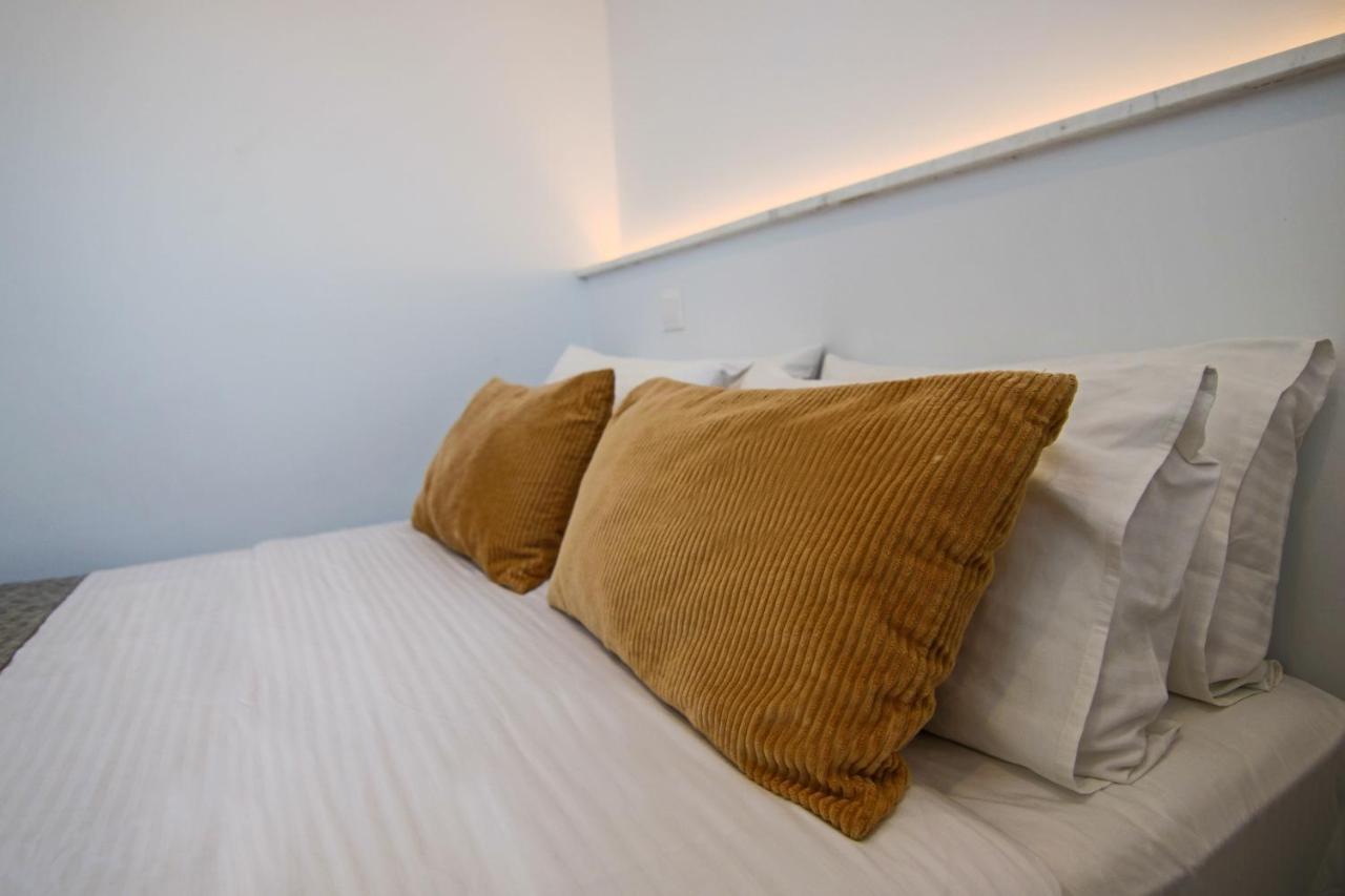 Phaedrus Living - Seaside Executive Flat Harbour 207 Appartement Paphos Buitenkant foto