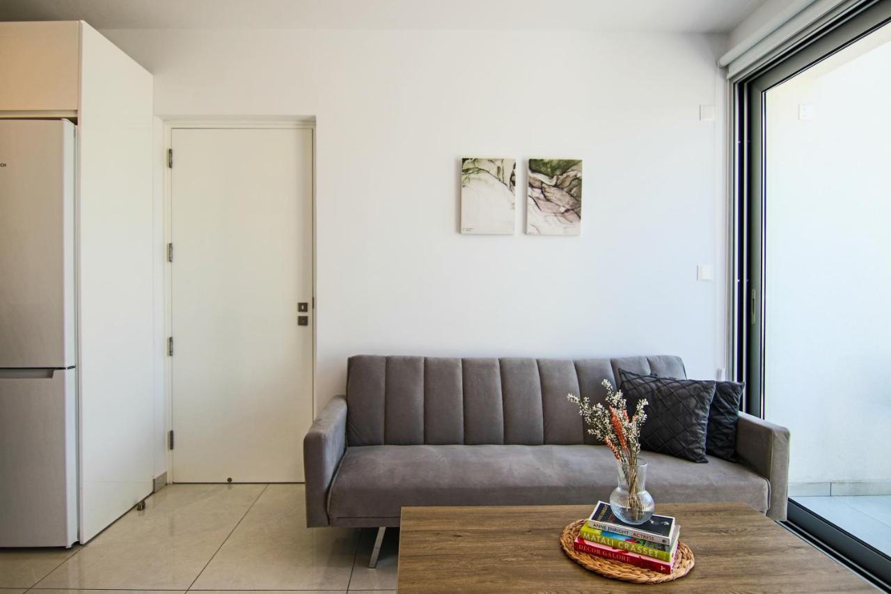 Phaedrus Living - Seaside Executive Flat Harbour 207 Appartement Paphos Buitenkant foto